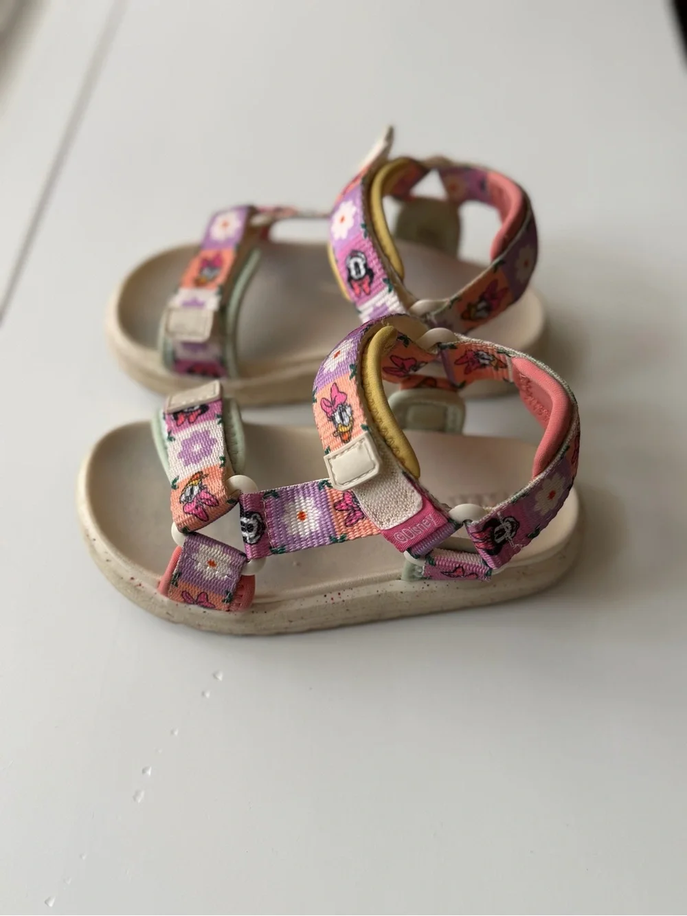 Zara Kids Size:8 -MINNIE MOUSE AND DAISY DISNEY TECHNICAL SANDALS